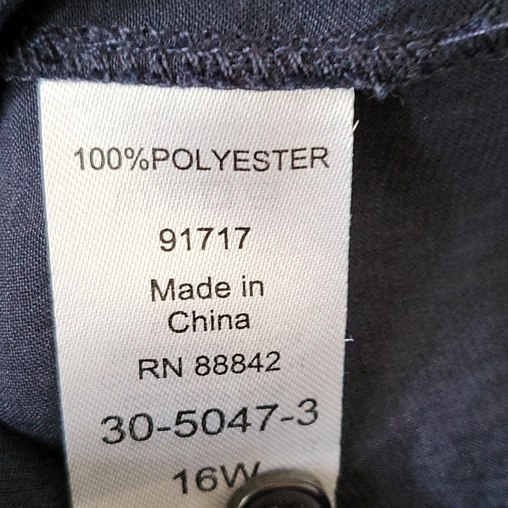 Roaman's navy blue button-down blouse NWOT - Picture 11 of 11
